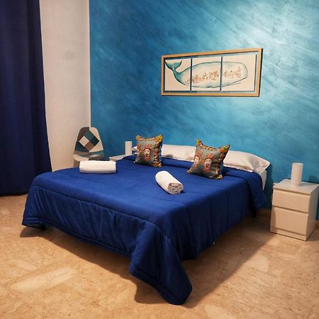La Casa Del Moro - Al Politeama Bed & Breakfast Palermo Bagian luar foto