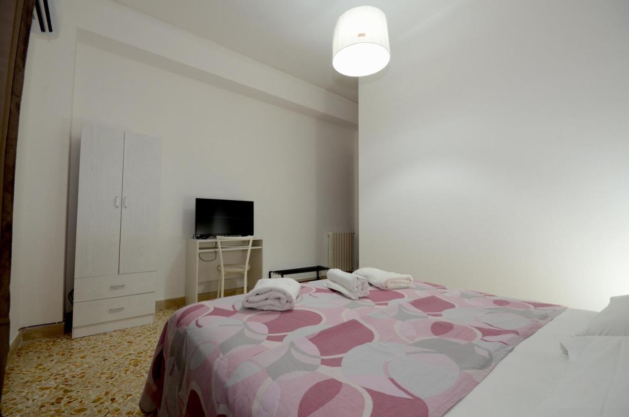 La Casa Del Moro - Al Politeama Bed & Breakfast Palermo Bagian luar foto