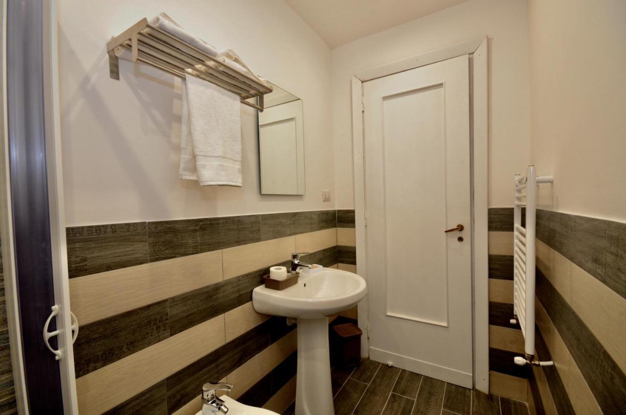 La Casa Del Moro - Al Politeama Bed & Breakfast Palermo Bagian luar foto