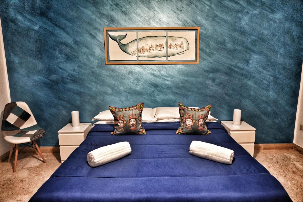 La Casa Del Moro - Al Politeama Bed & Breakfast Palermo Bagian luar foto