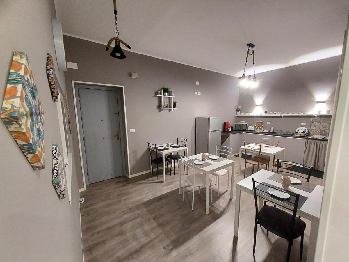 La Casa Del Moro - Al Politeama Bed & Breakfast Palermo Bagian luar foto
