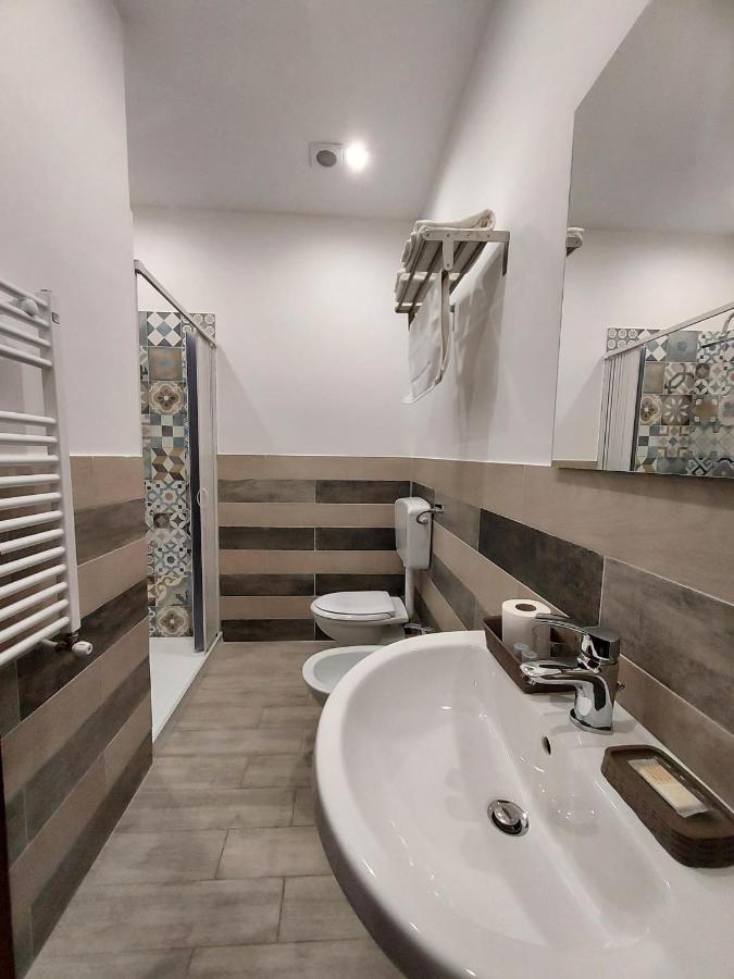La Casa Del Moro - Al Politeama Bed & Breakfast Palermo Bagian luar foto