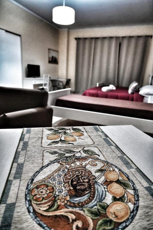 La Casa Del Moro - Al Politeama Bed & Breakfast Palermo Bagian luar foto